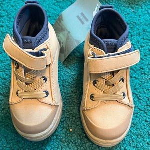 BNWT Toms Boys Shoes